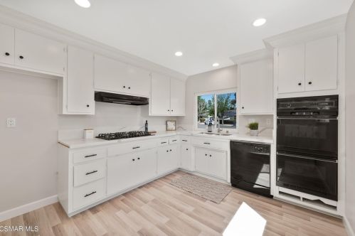 2904 Galena Ave, Simi Valley CA  93065-2714 exterior