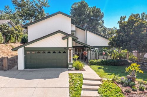 958 Calle Carrillo, San Dimas, CA 91773-4320