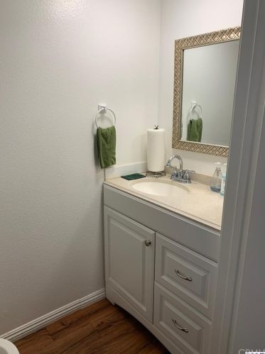 133 Carr Dr, Glendale CA  91205-1552 exterior