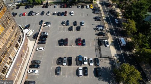 201 8th St, Philadelphia PA  19106-3519 exterior