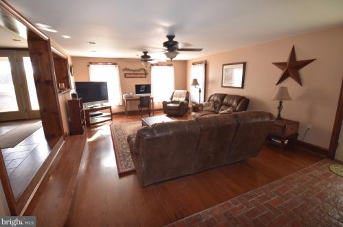 701 Rutt Rd, Bangor PA 18013-9602 exterior