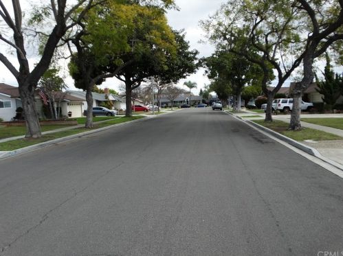 3325 Glen Holly Dr, Anaheim CA  92804-3736 exterior