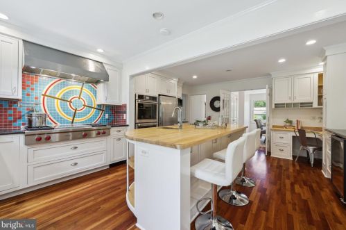 30 Robert Rd, Princeton NJ  08540-5333 exterior