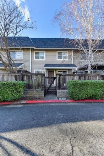3090 Woods Cir, Davis, CA 95616-2680