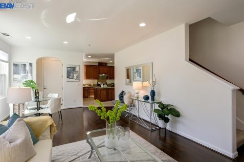 330 Belshaw Dr, Milpitas CA 95035-5472 exterior