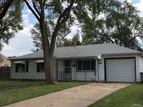 1101 Osage Ave, Mentor, KS 67401-5721