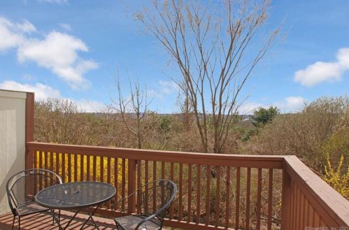 74 Elizabeth Cir, Sandy Hook, CT 06482-1092