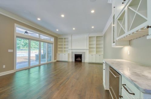 5 Ward Ln, Cheshire, CT 06410-3360
