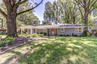 4589 Charleswood Ave, Memphis TN  38117-1726 exterior