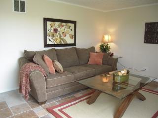 3841 Englewood Dr, Indianapolis IN  46226-5105 exterior