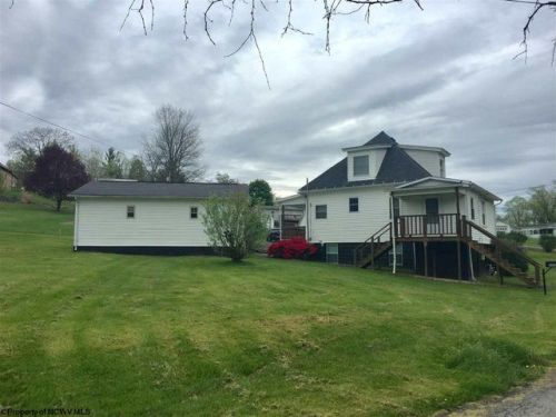 533 Meadow Ave, Mannington, WV 26582-3032