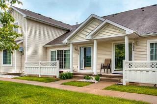 372 Meadowlark Ct, Waukee, IA 50263-9535