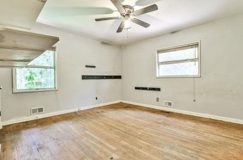 500 Brookfield Dr, Atlanta GA  30342-2709 exterior