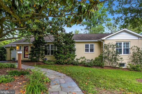 5031 33rd St, Arlington, VA 22207-1820