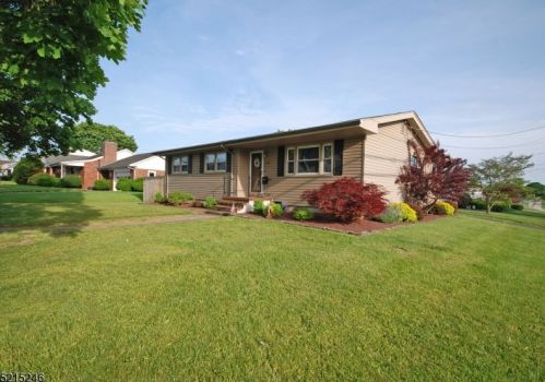 1155 Green St, Manville, NJ 08835-1128