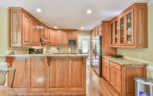 2160 Mark Hall Ct, Marietta, GA 30062-5376