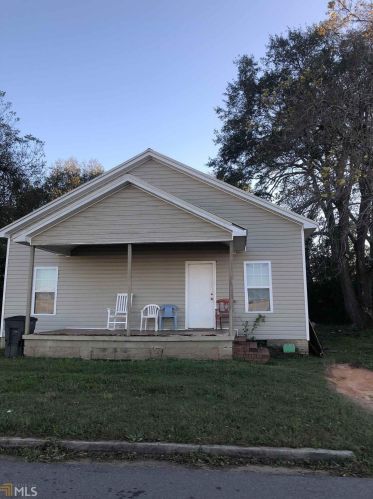 411 Carleeta St, Barnesville, GA 30204-1405