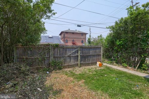 505 Madison Ave, York PA  17404-2806 exterior