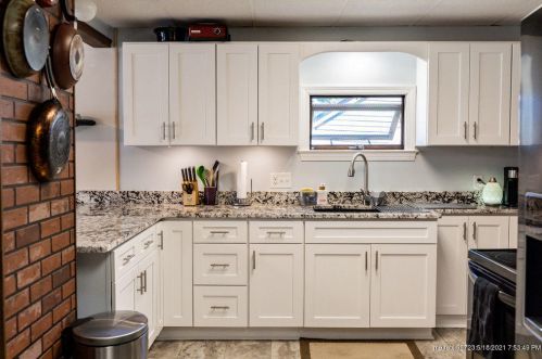 7 Columbia Ave, Fort Fairfield, ME 04742-1005