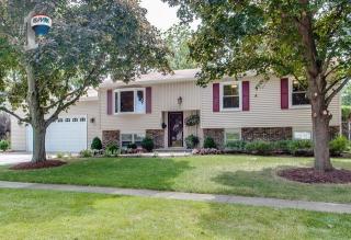 2909 Parkwood Ln, Downers Grove, IL 60517-4120