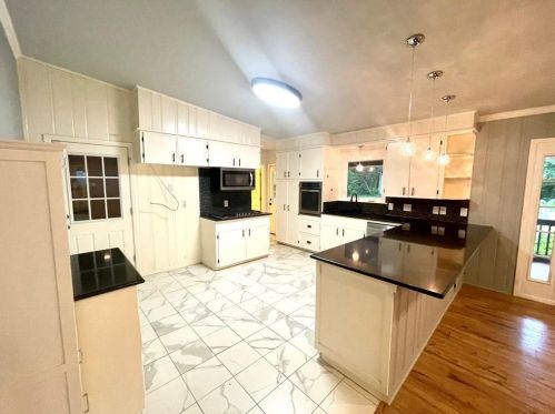 5926 Fairlane Dr, Austin TX  78757-4417 exterior