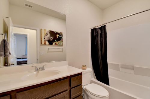 5715 Freestone Dr, Arboga CA  95901-8701 exterior
