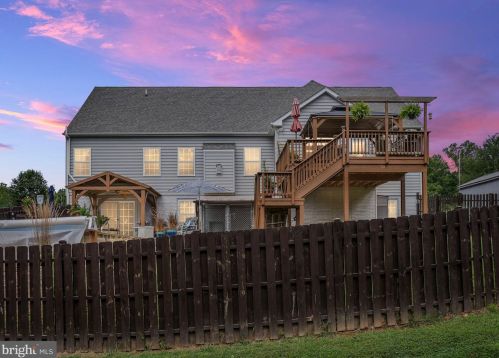 265 Renegade Dr, Fredericksburg, VA 22406-4899