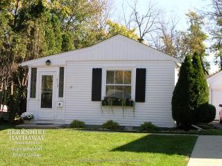 713 Chestnut St, Bannockburn IL  60015-4235 exterior
