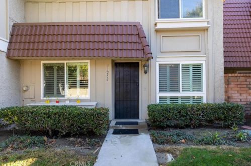 11253 Amelia Way, Cypress, CA 90630-5425
