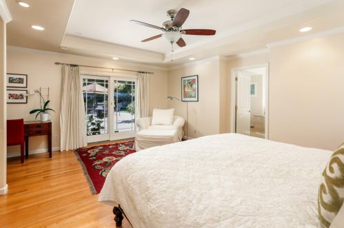 1079 Los Altos Ave, Los Altos CA 94022-1018 exterior