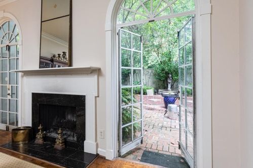 31 Mooregate Sq, Atlanta GA  30327-1539 exterior