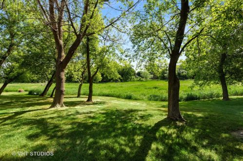 3914 Tecoma Dr, Bull Valley, IL 60012-2305
