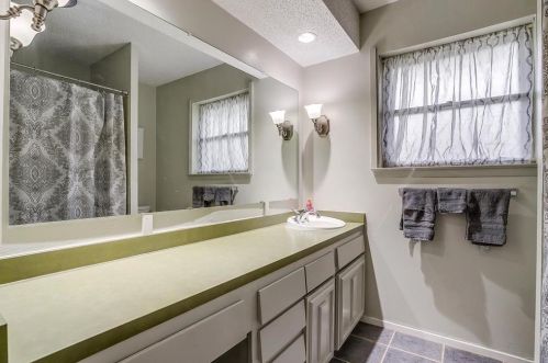 6229 Wheaton Dr, Fort Worth TX  76133-2748 exterior