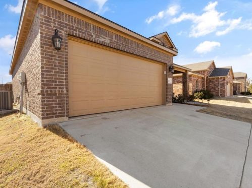 345 Lead Creek Dr, Fort Worth TX  76131 exterior