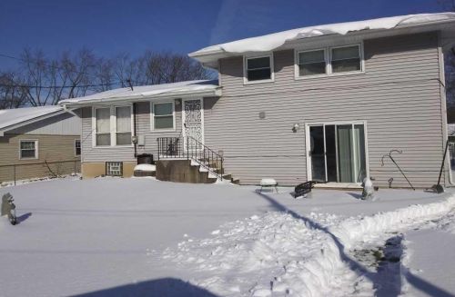 511 66th Pl, Gary, IN 46410-3214