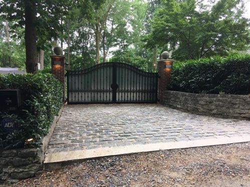 1087 Lee Cir, Atlanta GA  30324-2906 exterior