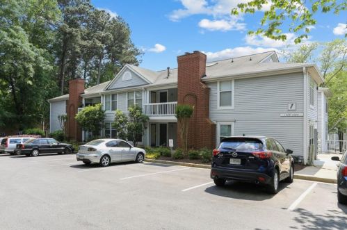 1479 Keys Crossing Dr, Atlanta, GA 30319-4050