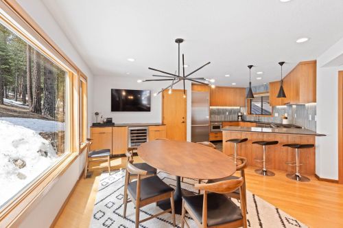 737 Conifer, Truckee CA  96161-3942 exterior
