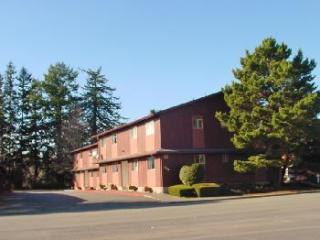 549 Fern Ave, Harbor, OR 97415-9613