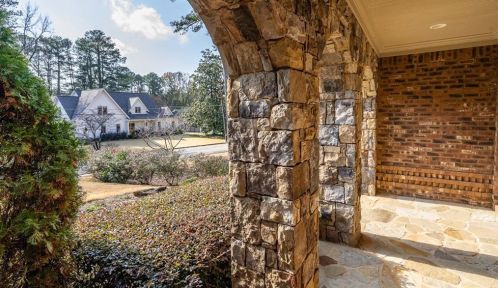 2212 Meadowvale Dr, Atlanta GA  30345-3543 exterior