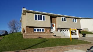 808 32nd St, Bismarck, ND 58501-3220