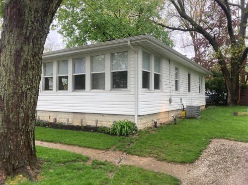 1727 Waiola Rd, Valpo IN 46383-1245 exterior