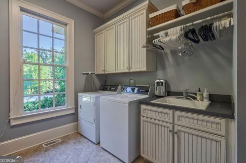 8186 Hewlett Rd, Atlanta GA  30350-3501 exterior