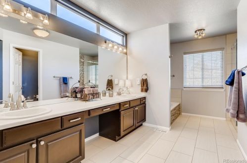 18798 Belleview Pl, Aurora CO 80015-4877 exterior