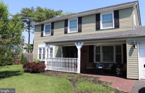 71 Somerset Dr, Willingboro, NJ 08046-1434
