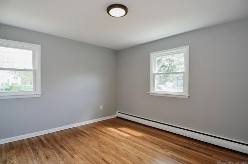 10 Cobblers Ct, Niantic CT  06357-1310 exterior