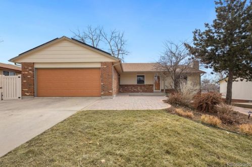 8622 64th Way, Arvada, CO 80004-3220