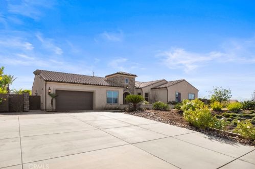 7756 Kingdom Dr, Riverside CA  92506 exterior