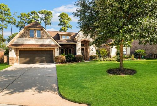 2 Crag Ct, Conroe, TX 77301-3905