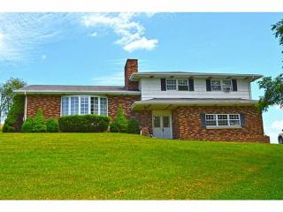1548 Amity Ridge Rd, Washington, PA 15301-6467